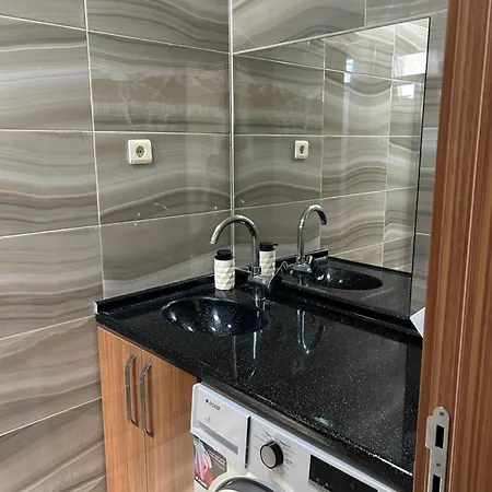 Denize 200 Metre, 3+1 Bahceli Villa