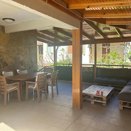 Villa Denize 200 Metre, 3+1 Bahceli Gumuldur